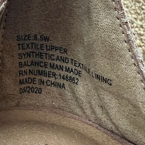 Torrid plus size Mauve Pink Faux Suede D'Orsay Ankle Strap Pump size 8.5 wide - Picture 8 of 8